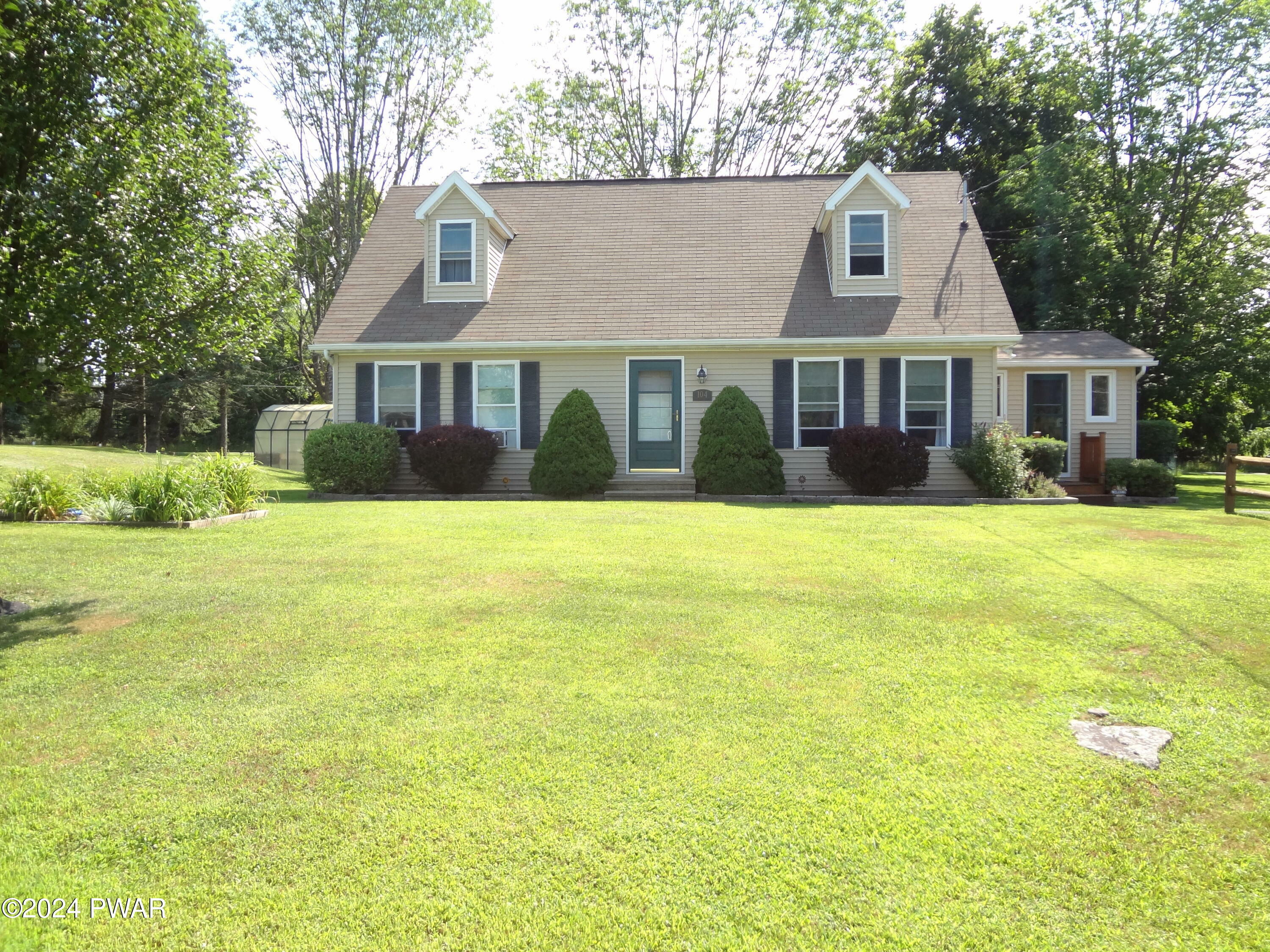 Property Photo:  104 Pleasant Drive  PA 18426 