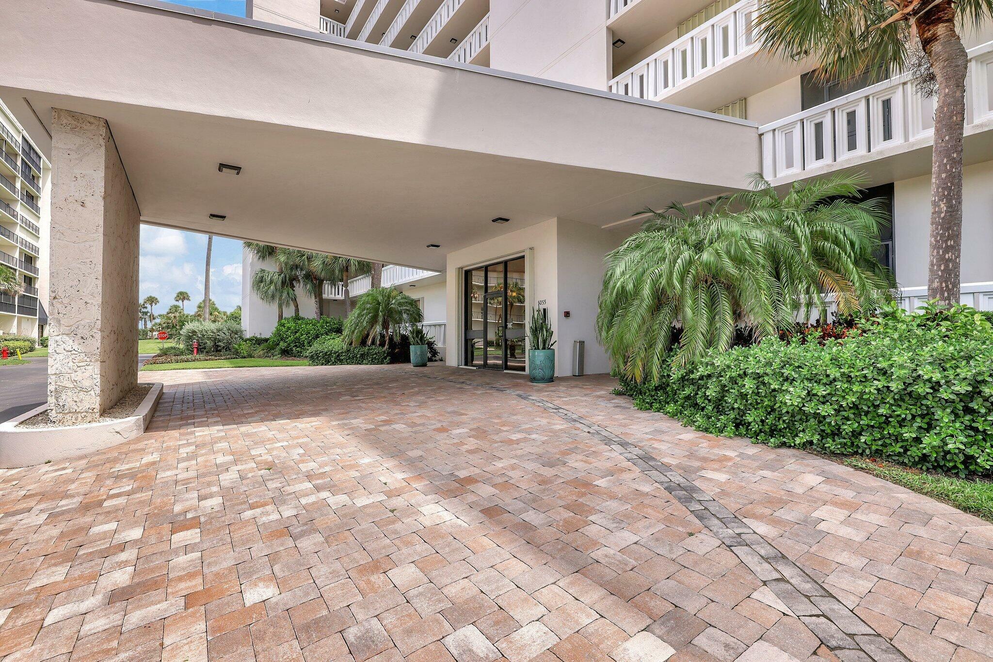 Property Photo:  5055 N Highway A1a 603  FL 34949 