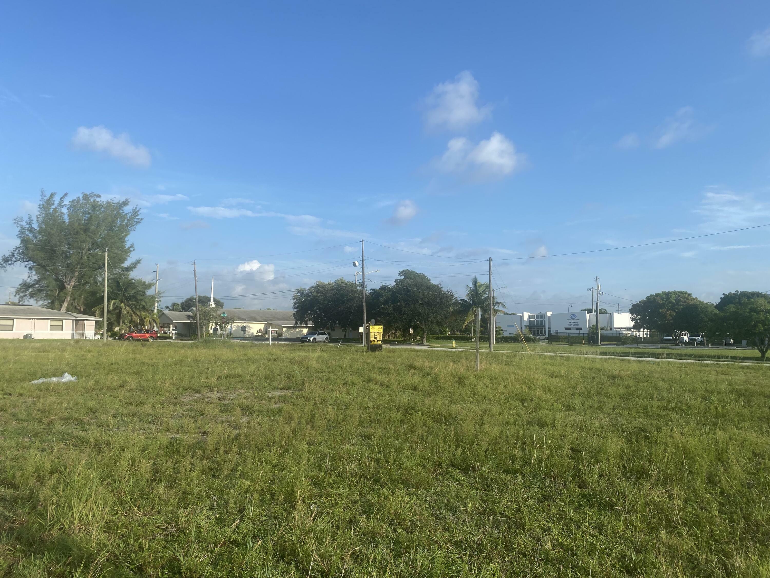 Property Photo:  167 S Dixie Highway  FL 33441 