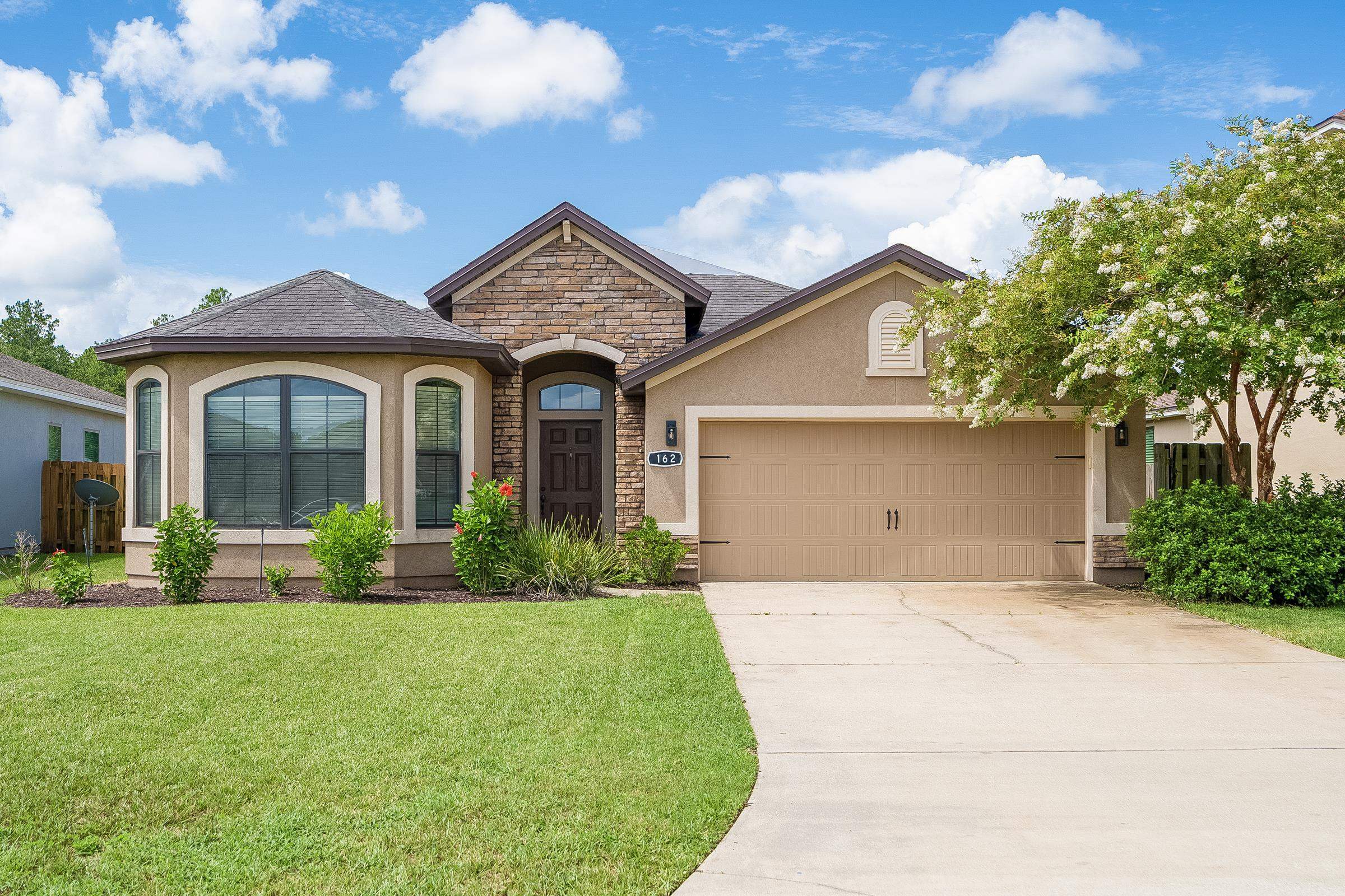 Property Photo:  162 Prairie Ridge Dr  FL 32092 