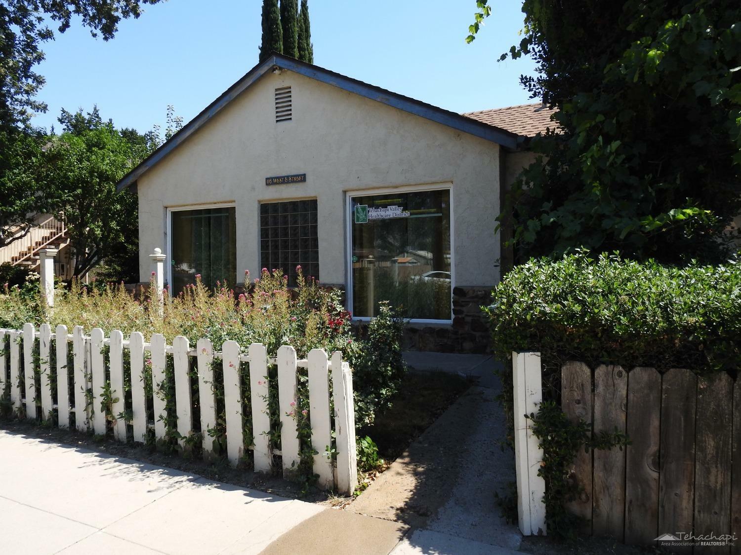 Property Photo:  116 E Street  CA 93561 