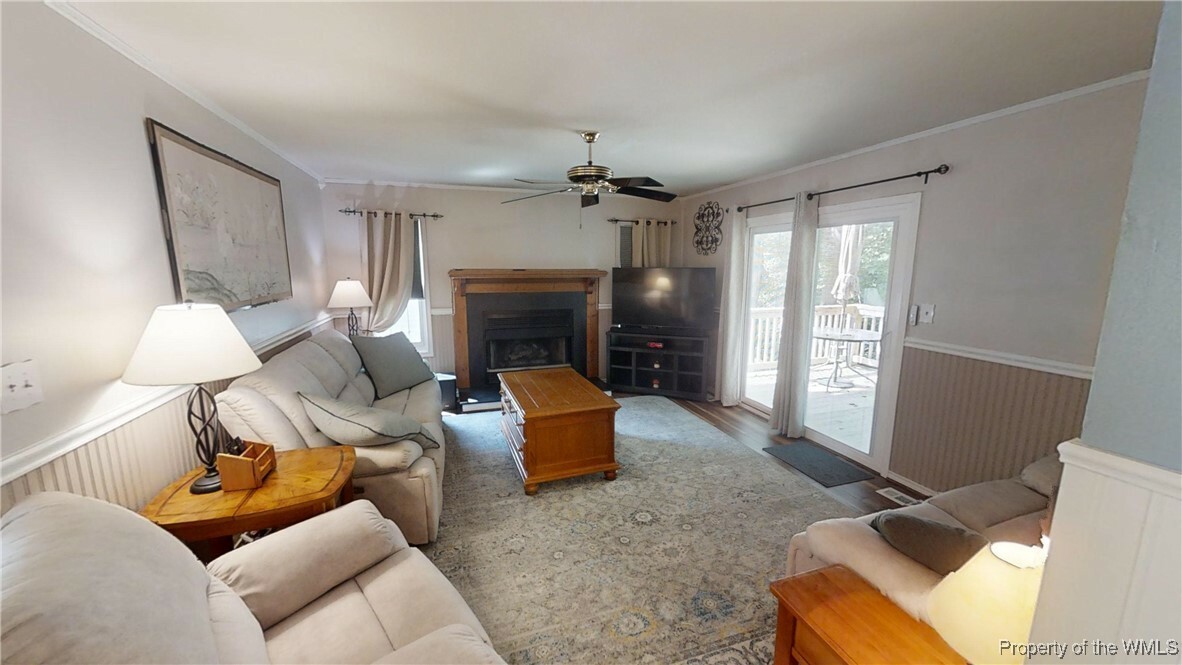 Property Photo:  903 Colonial Avenue  VA 23185 