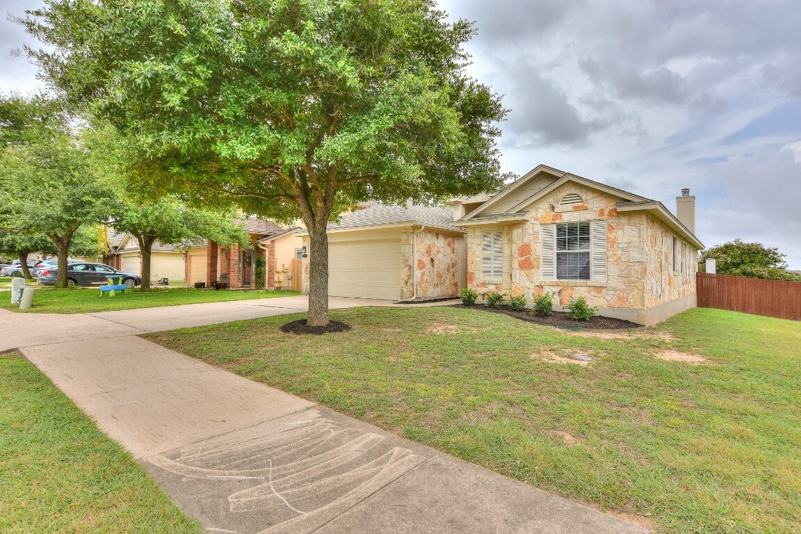 Property Photo:  202 Precipice Way  TX 78626 