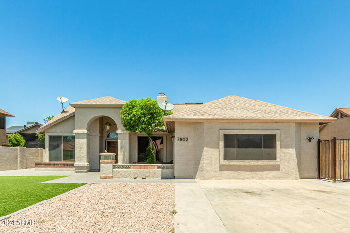 Property Photo:  7802 W Dreyfus Drive  AZ 85381 