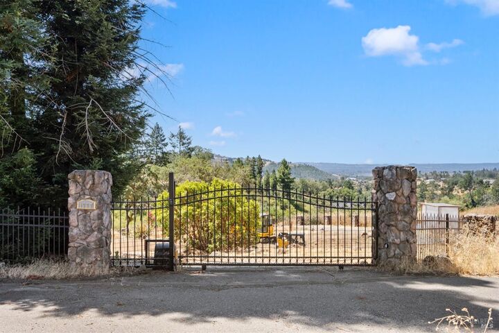Property Photo: 1777 Crystal Springs Court CA 95404
