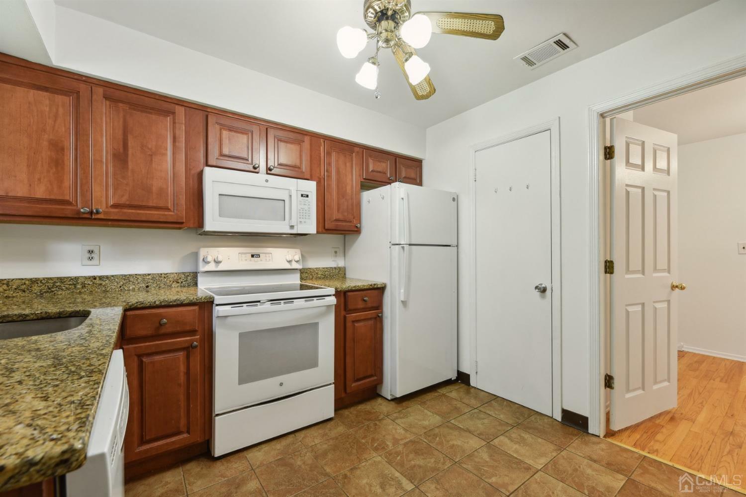 Property Photo:  323 Gill Lane 6G  NJ 08830 