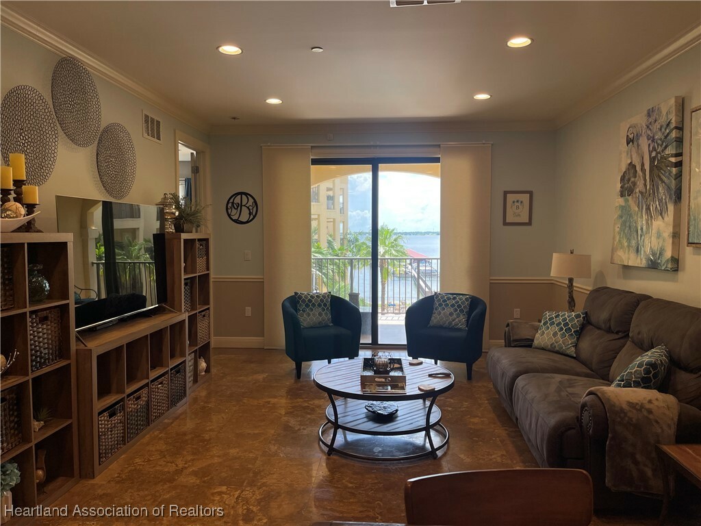 Property Photo:  2351 Lakeview Drive 311  FL 33870 