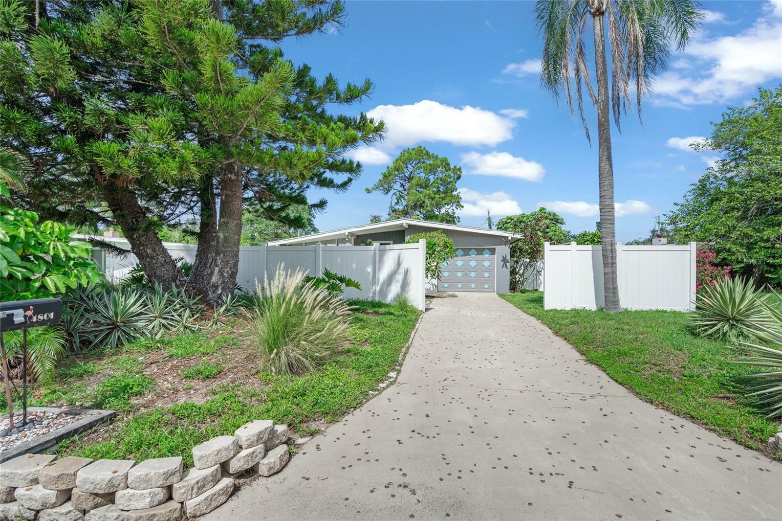 Property Photo:  4801 Sarasota Avenue  FL 34234 