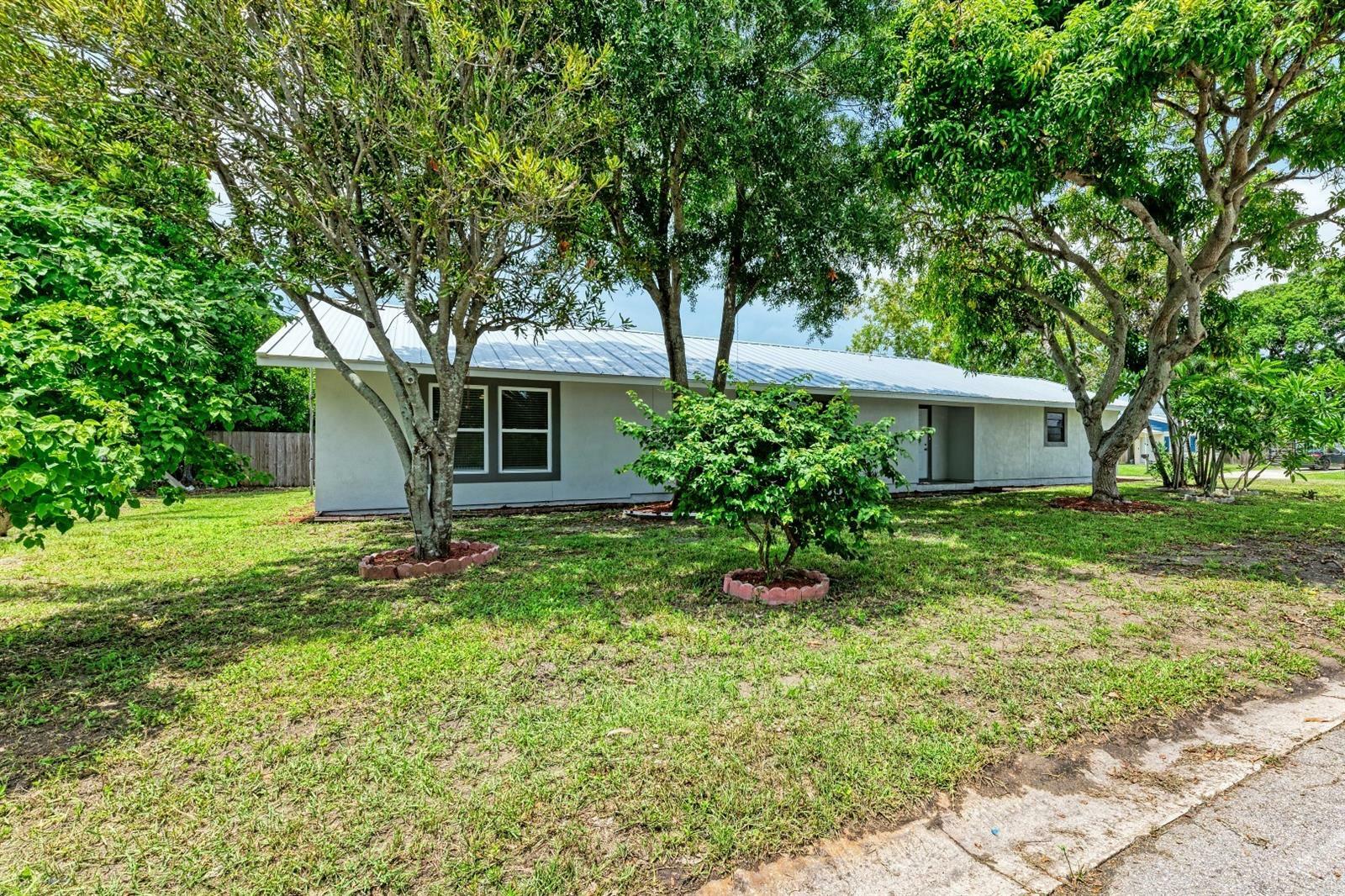 Property Photo:  2601 13th Street W  FL 34221 