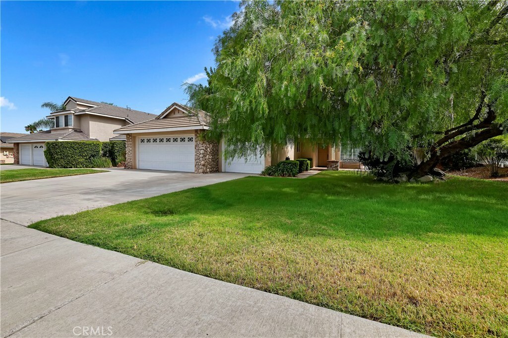 Property Photo:  28190 Aspenwood Way  CA 92584 