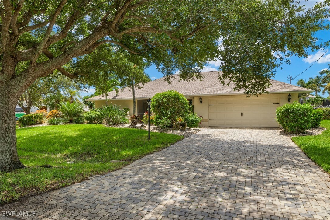 Property Photo:  2522 SE 24th Avenue  FL 33904 