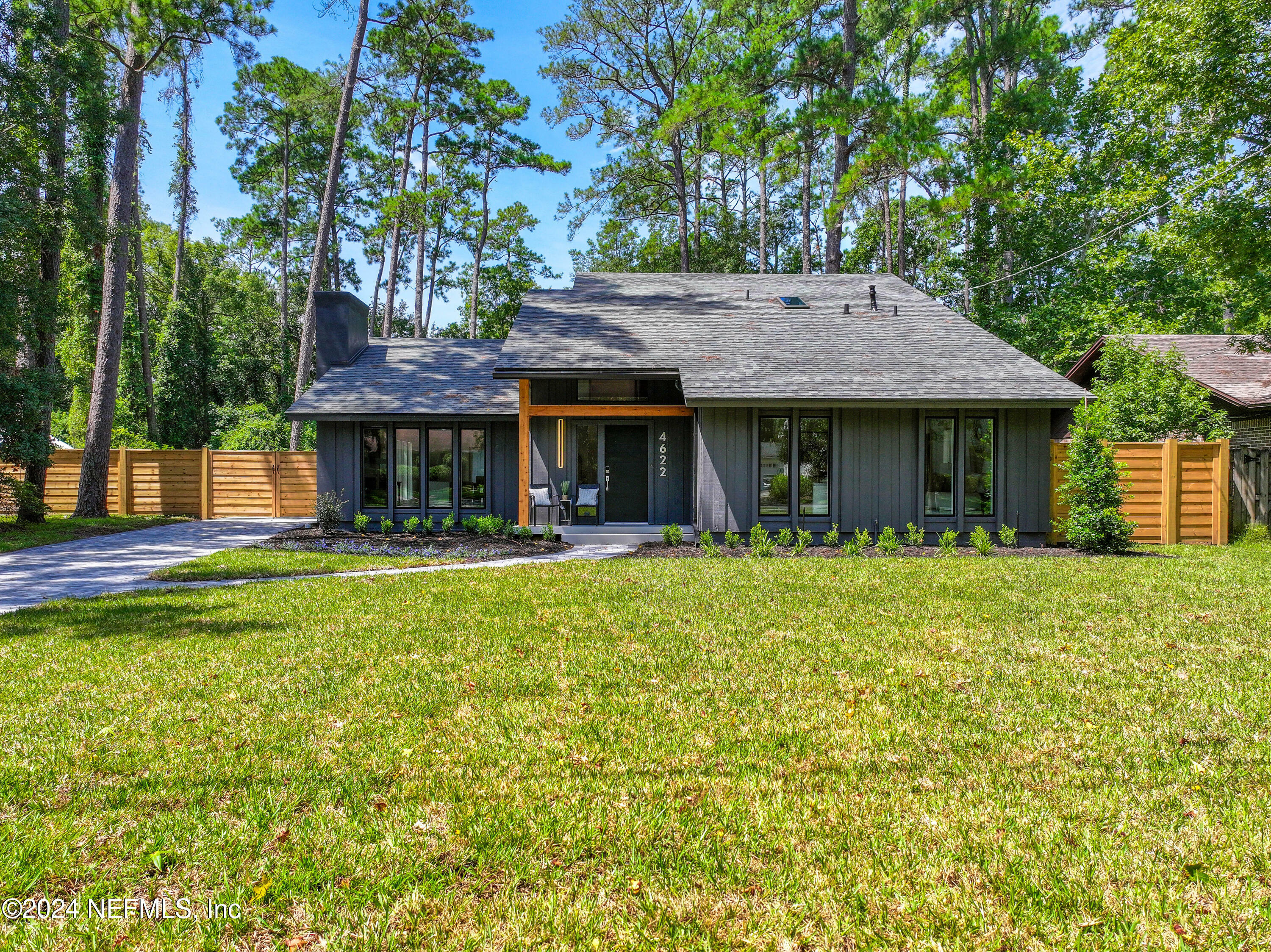 Property Photo:  4622 Iroquois Avenue  FL 32210 