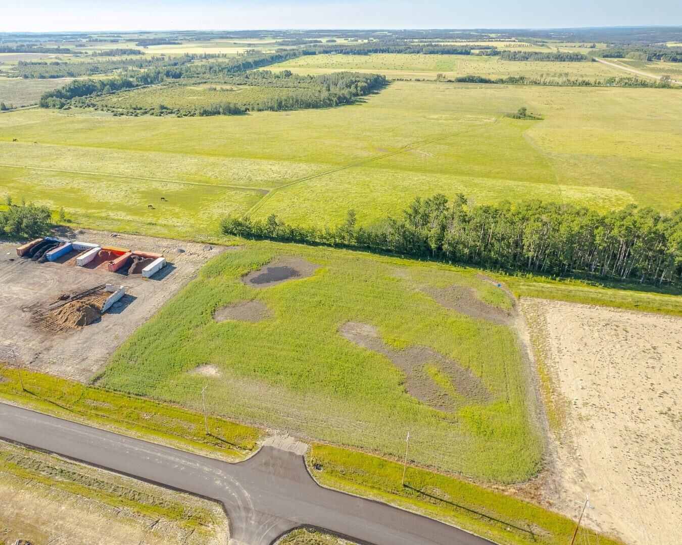 Photo de la propriété:  #123-32532 Rr42  AB T0M 1X0 