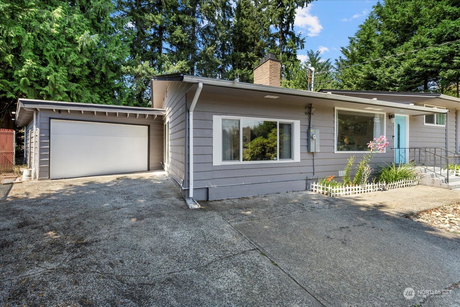 Property Photo:  1701 74th Street SE  WA 98203 