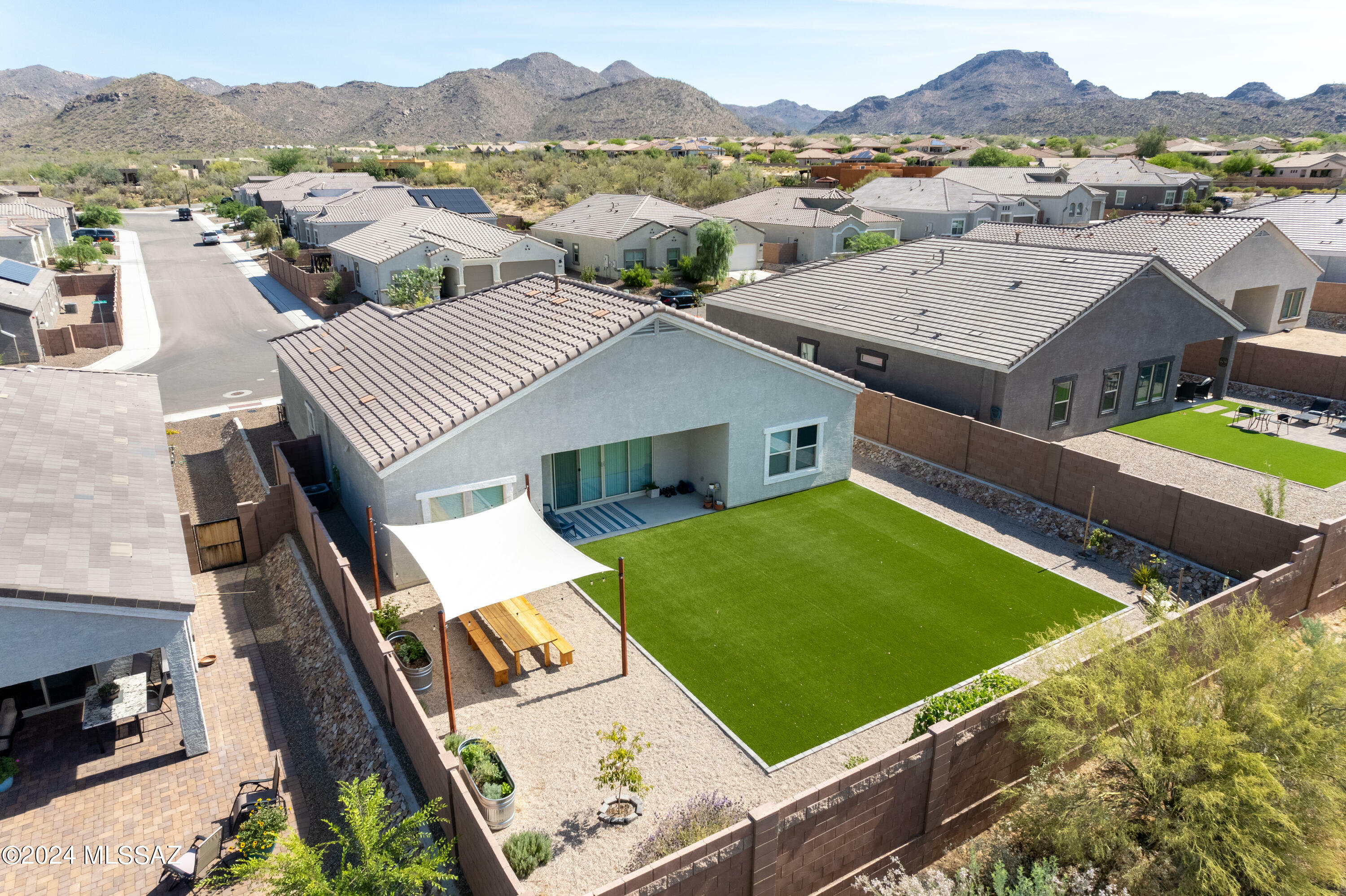 Property Photo:  5475 W Beacon Hill Drive  AZ 85658 