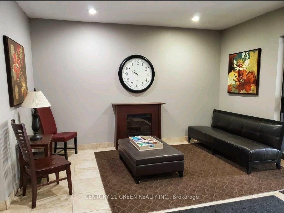 Property Photo:  55 Yarmouth St 304  ON N1H 4G8 