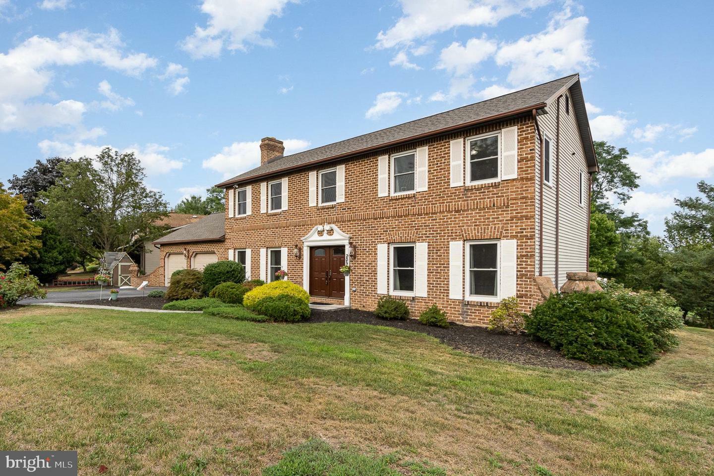 Property Photo:  2099 Fairway Lane  PA 17112 