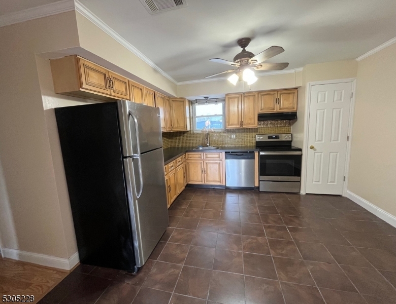 Property Photo:  1000 Unicorn Way 3A  NJ 07011 