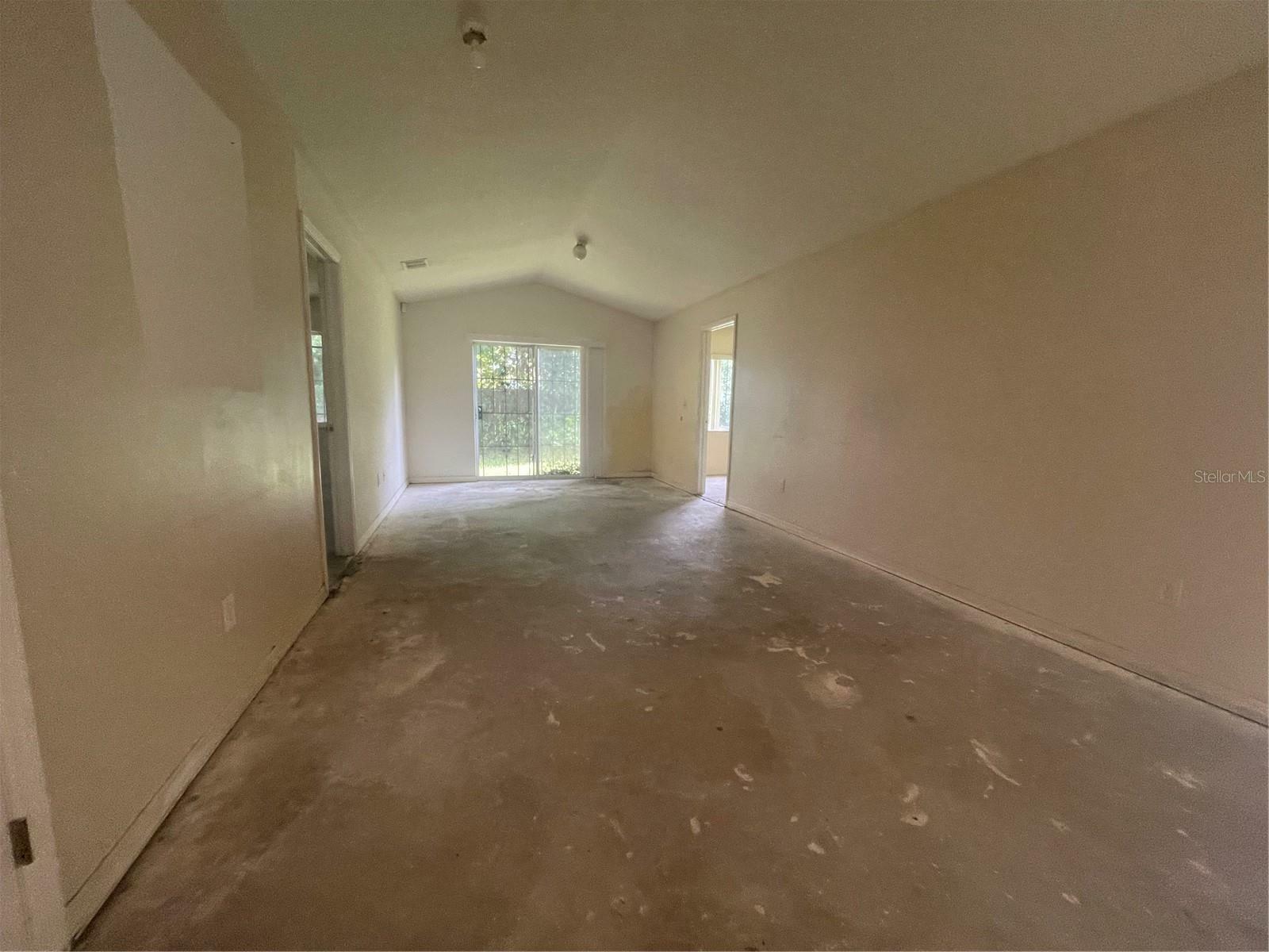 Property Photo:  4020 E Louisiana Avenue  FL 33610 