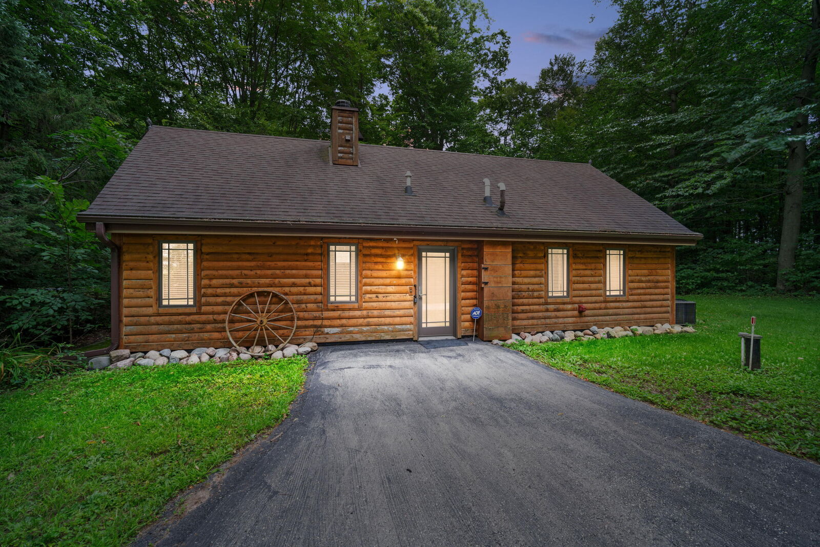 Property Photo: W5311 Keystone Rd WI 53020