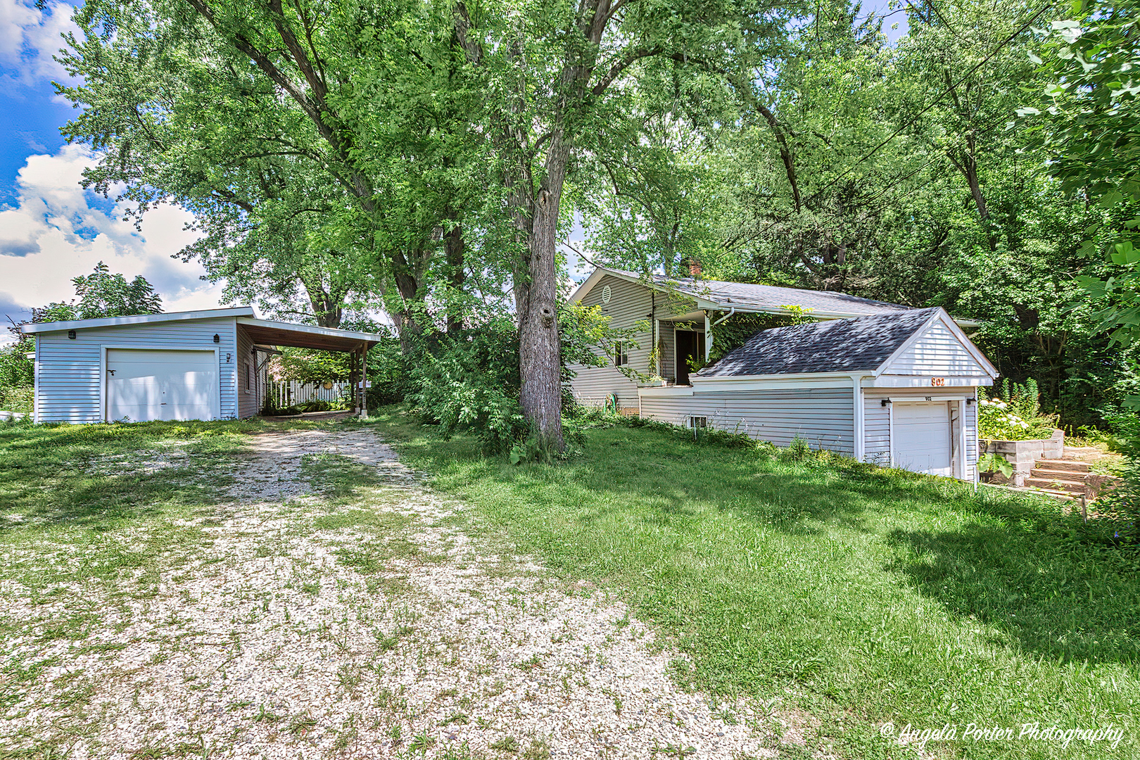 Property Photo:  902 Landl Park Road  IL 60051 