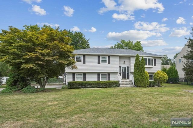 Property Photo:  78 Sunset Road  NJ 07444 