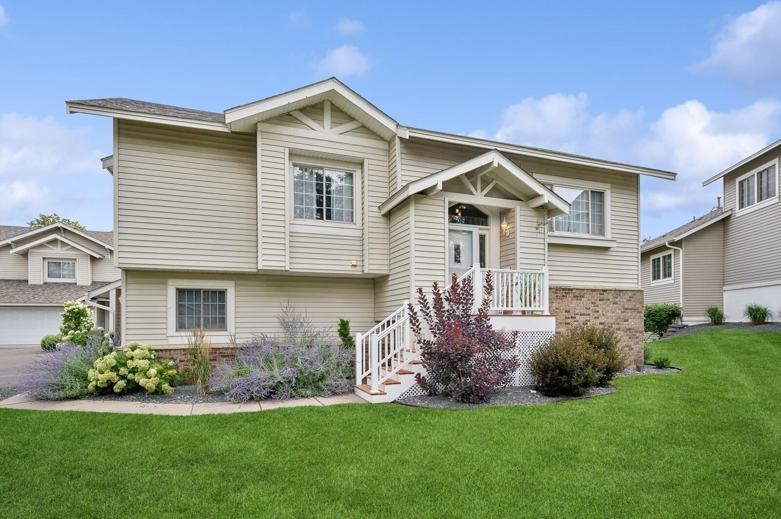 Property Photo: 887 Ivy Lane MN 55123