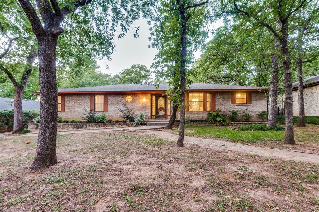 Property Photo:  2840 Brookshire Drive  TX 76051 