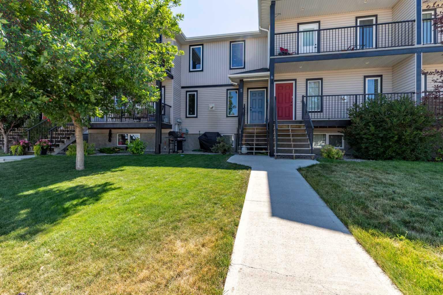 Property Photo: 3814 Sundance Close 5 AB T0L 0V0