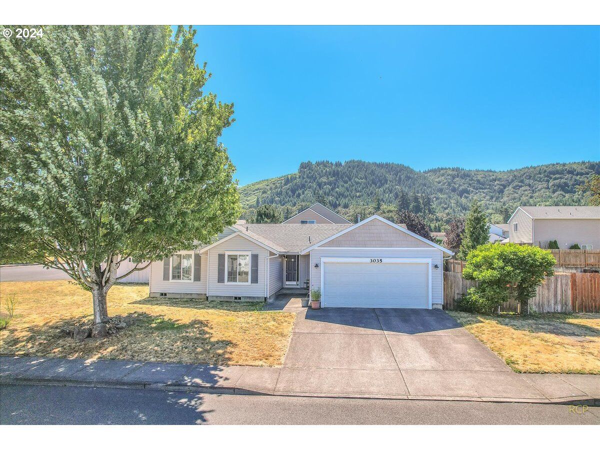 Property Photo:  3035 5th St  OR 97018 