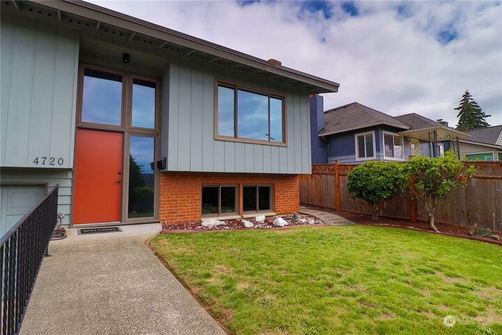 Property Photo:  4720 47th Avenue SW  WA 98116 