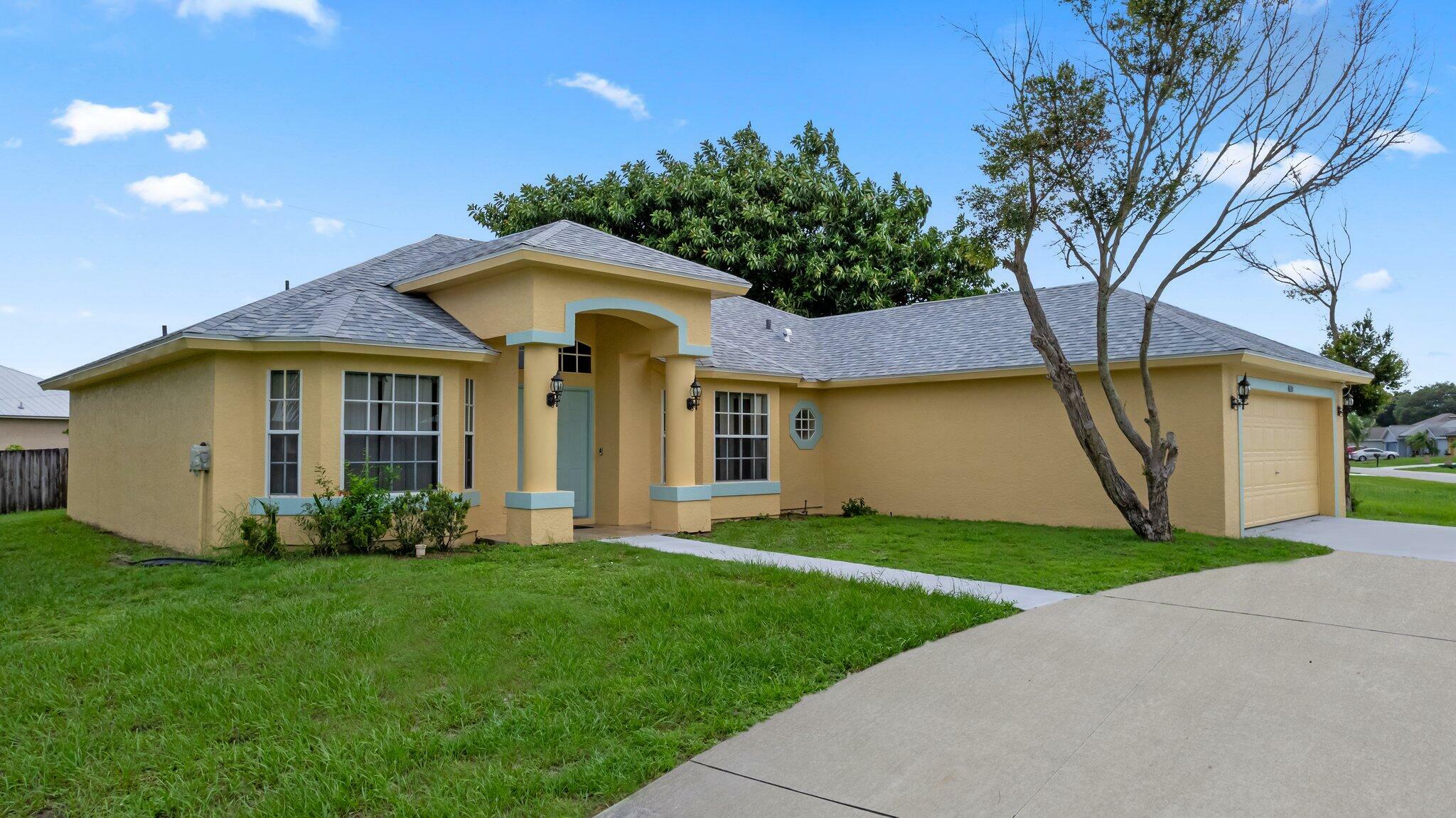 Property Photo:  4630 NW Bighorn Avenue  FL 34983 