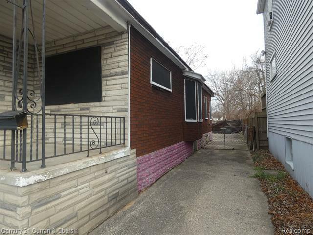 Property Photo:  3446 Seyburn Street  MI 48214 