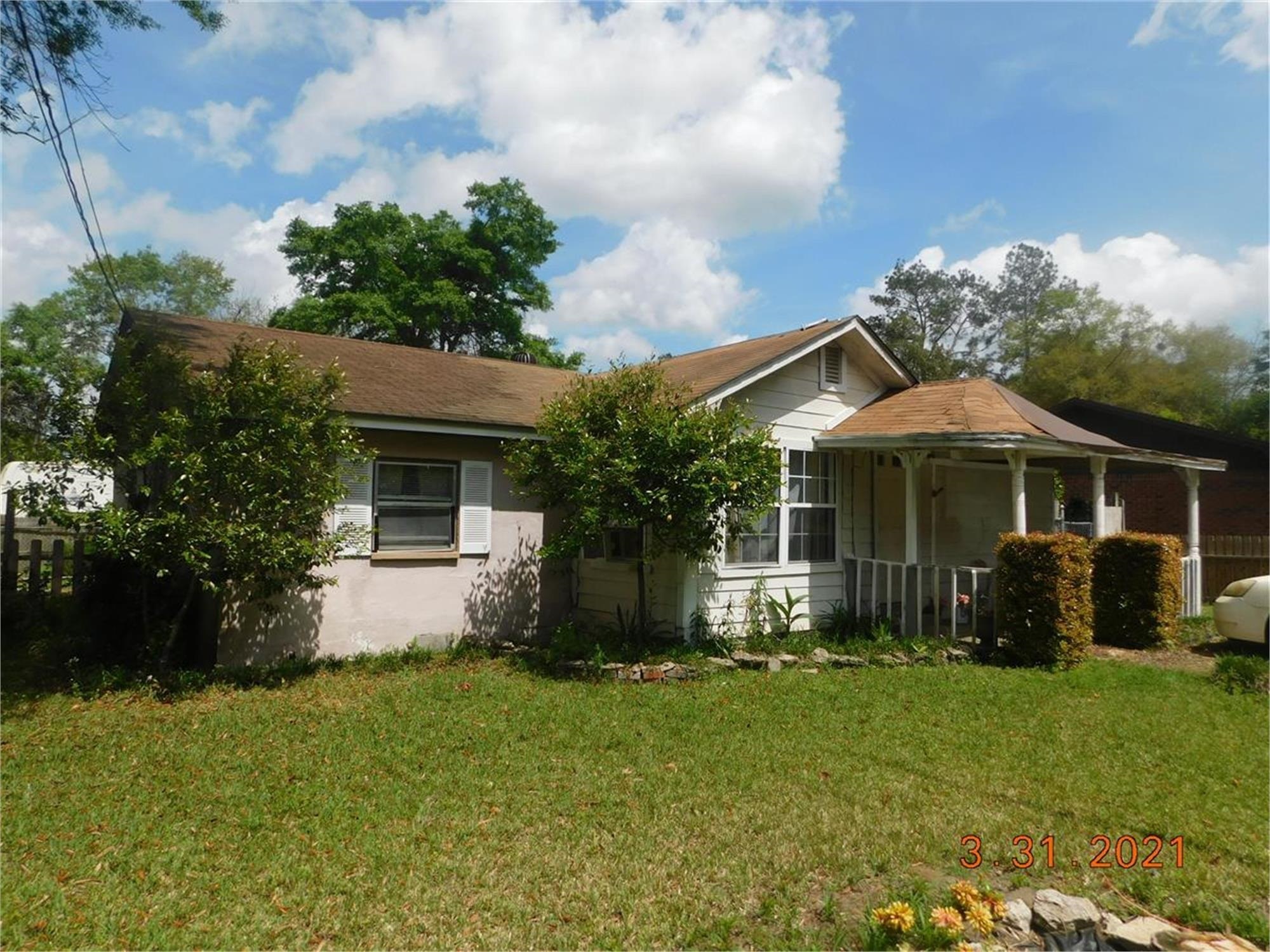 Property Photo:  304 E 3rd Avenue  FL 32333 