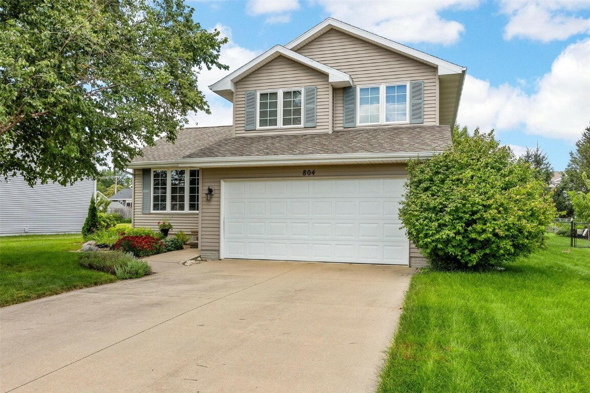 Property Photo:  804 73rd Street NE  IA 52402 