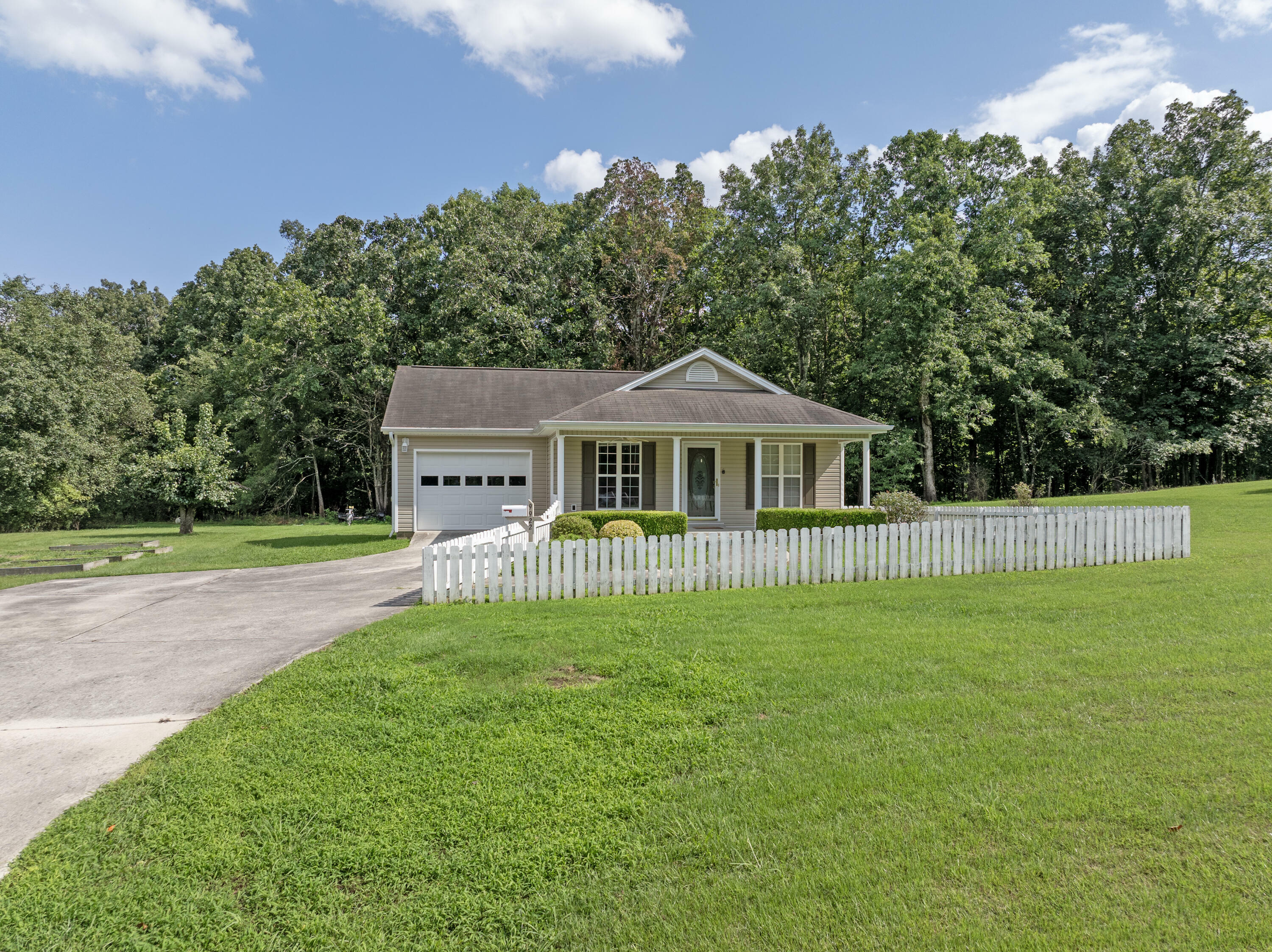 Property Photo:  9922 Birchwood Pike  TN 37341 