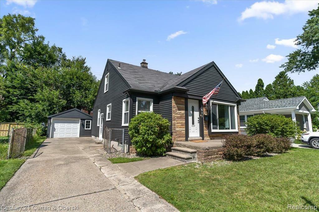 Property Photo: 1611 E 5th Street MI 48067 2916