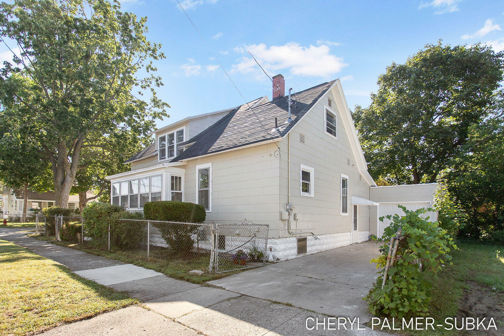 Property Photo:  1311 Spring Street  MI 49442 