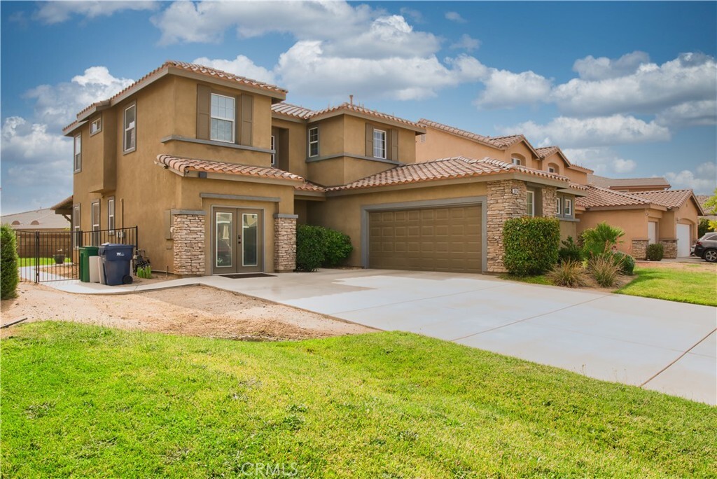 Property Photo: 39134 Dunbar Street CA 93551