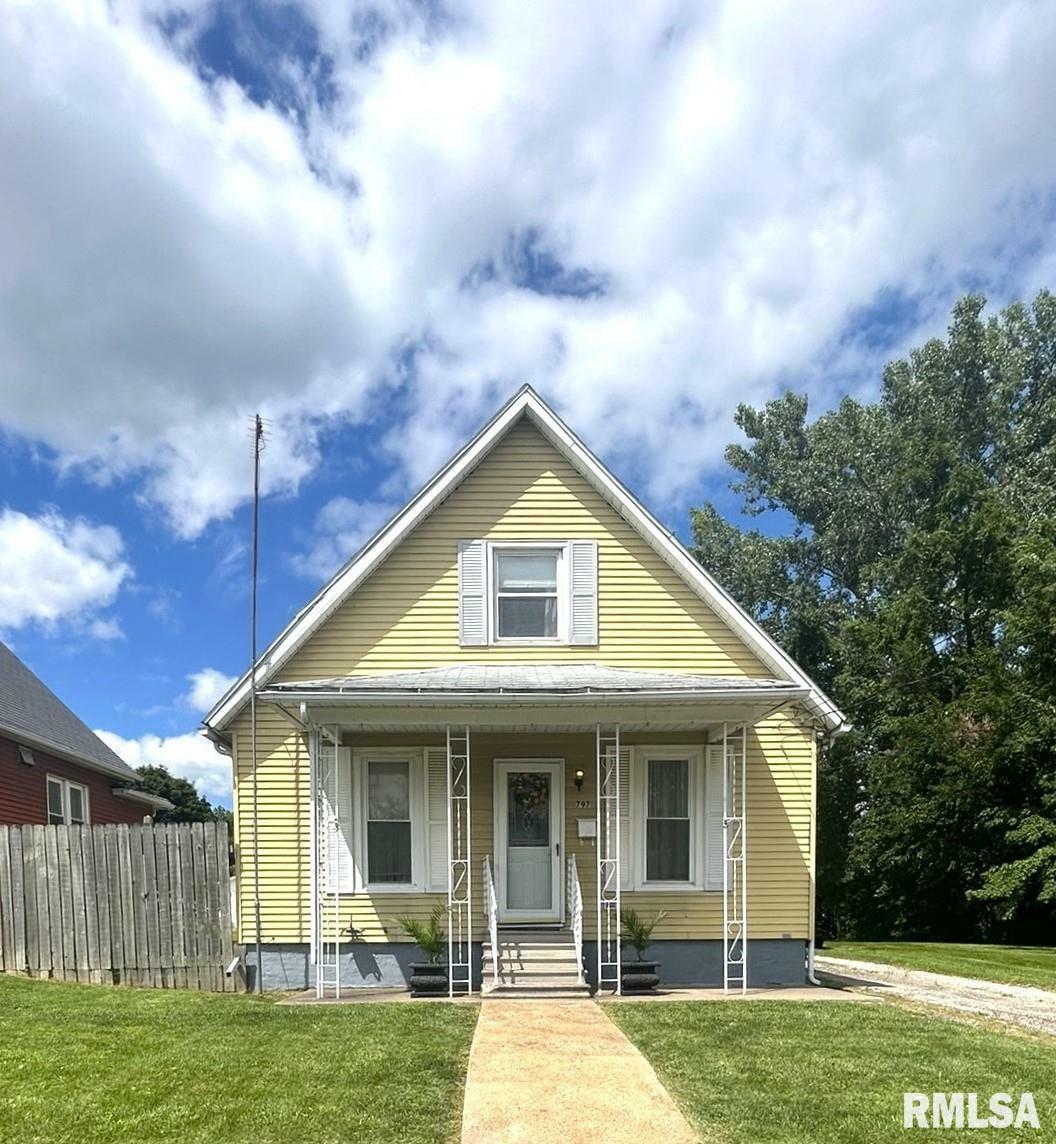 Property Photo:  797 E Knox Street  IL 61401 