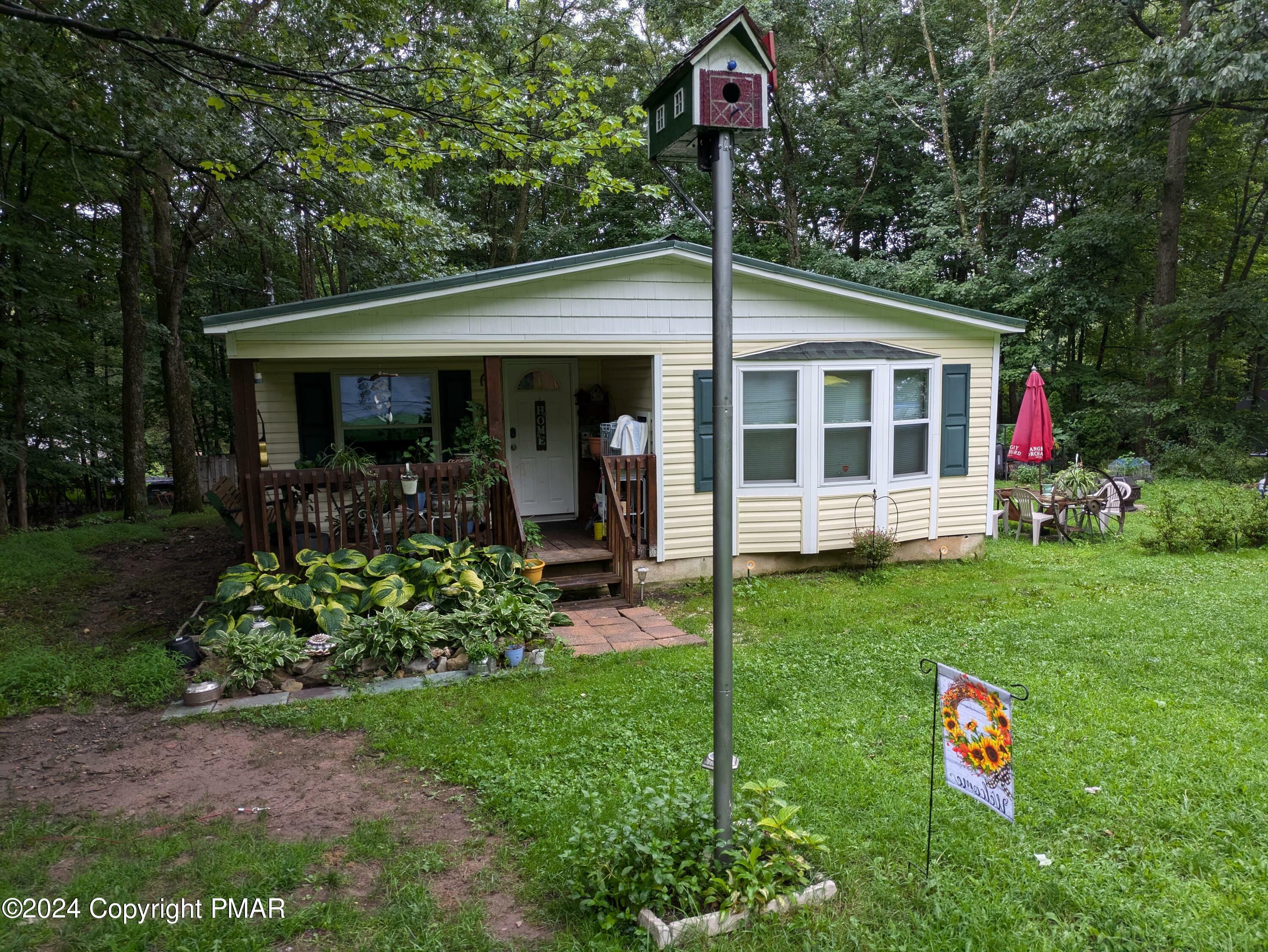 Property Photo:  8609 Kings Way  PA 18058 