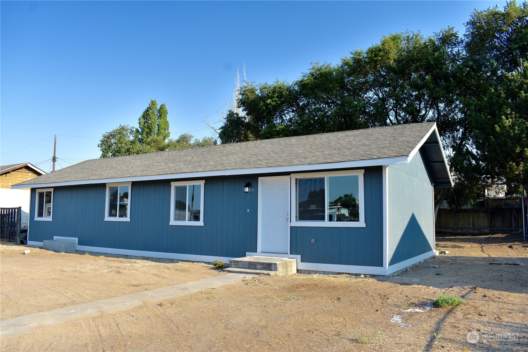 Property Photo:  9854  Apple Road  NE  WA 98837 