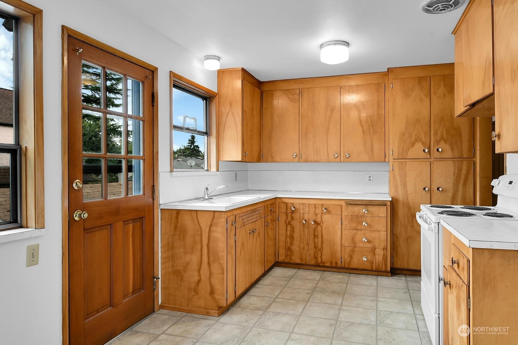 Property Photo:  5114 S Ruggles Street  WA 98178 