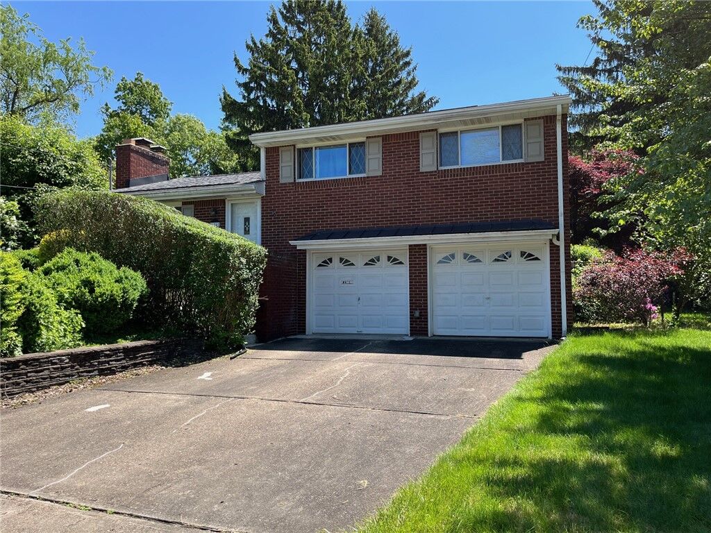 Property Photo:  624 Tartan Drive  PA 15146 