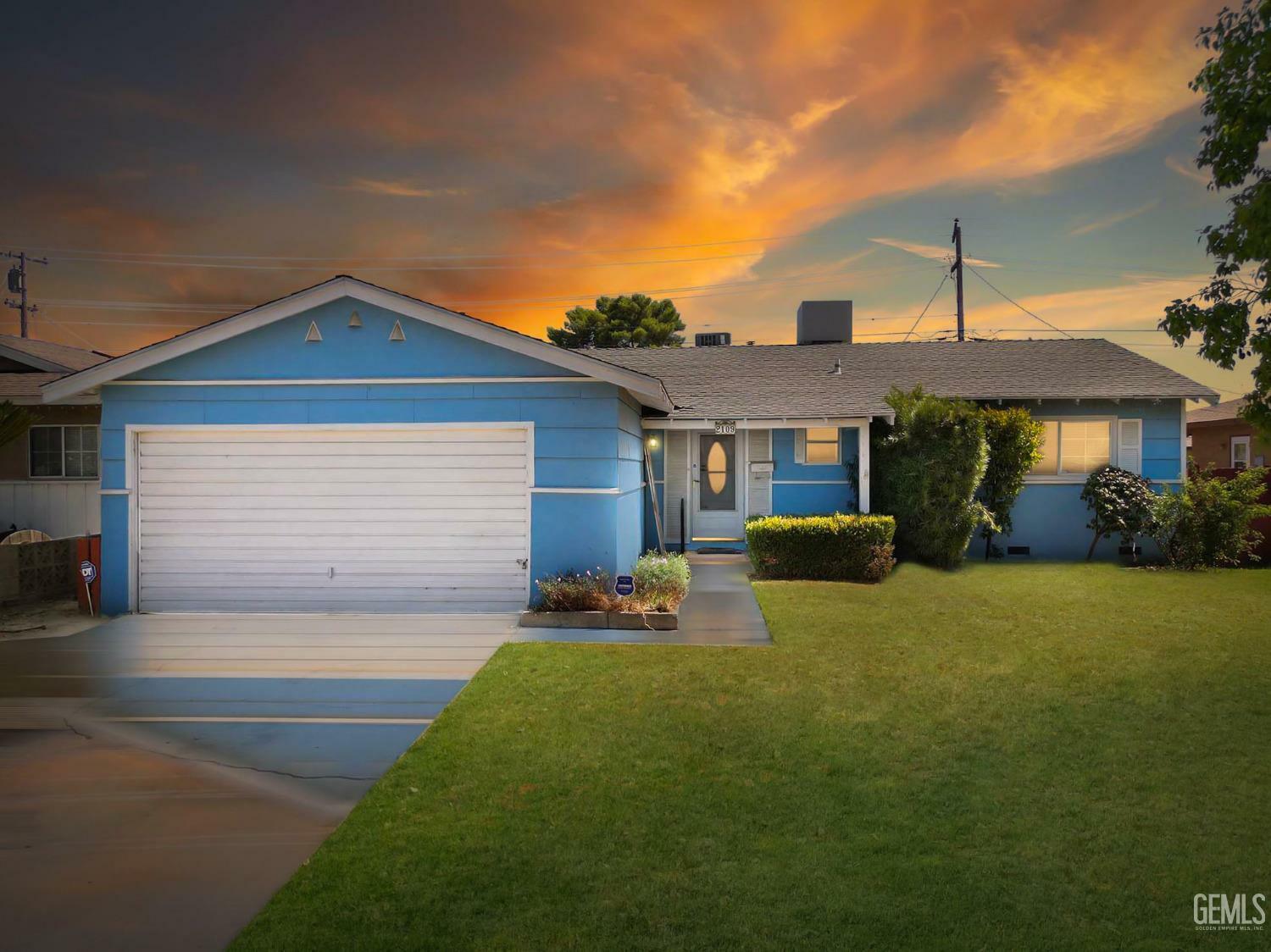 Property Photo:  2109 Mark Court  CA 93304 