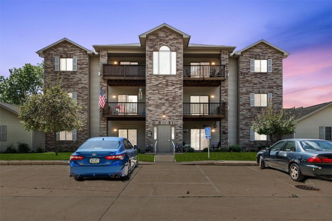 Property Photo: 3040 Center Point Road NE 101 IA 52402