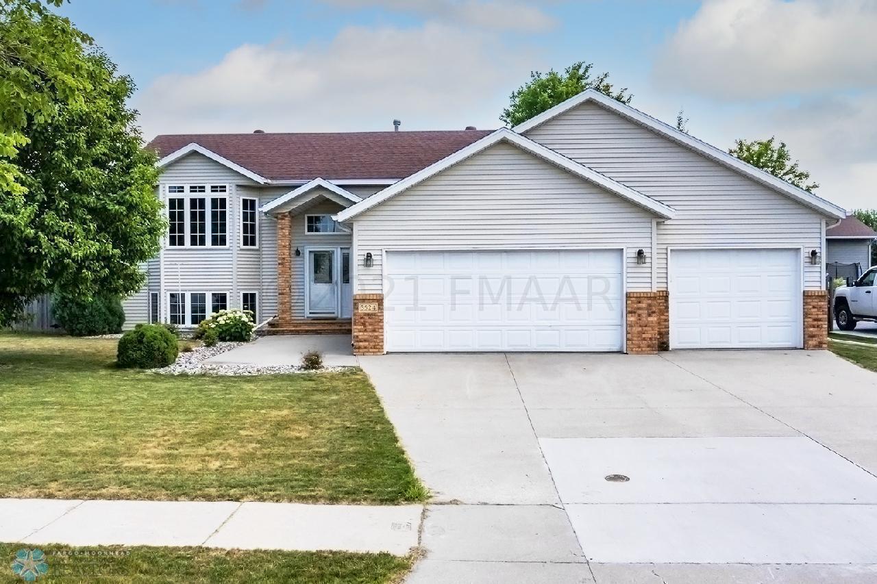 Property Photo: 3524 45 Avenue S ND 58104