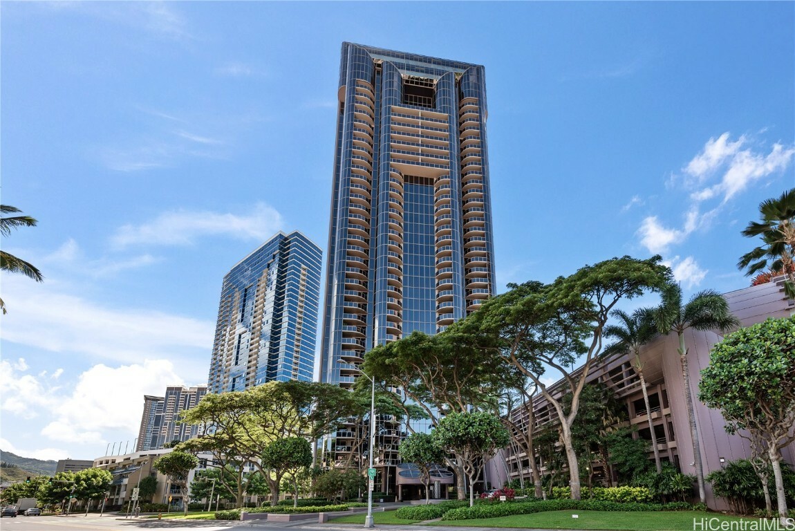 Property Photo: 425 South Street 903 HI 96813
