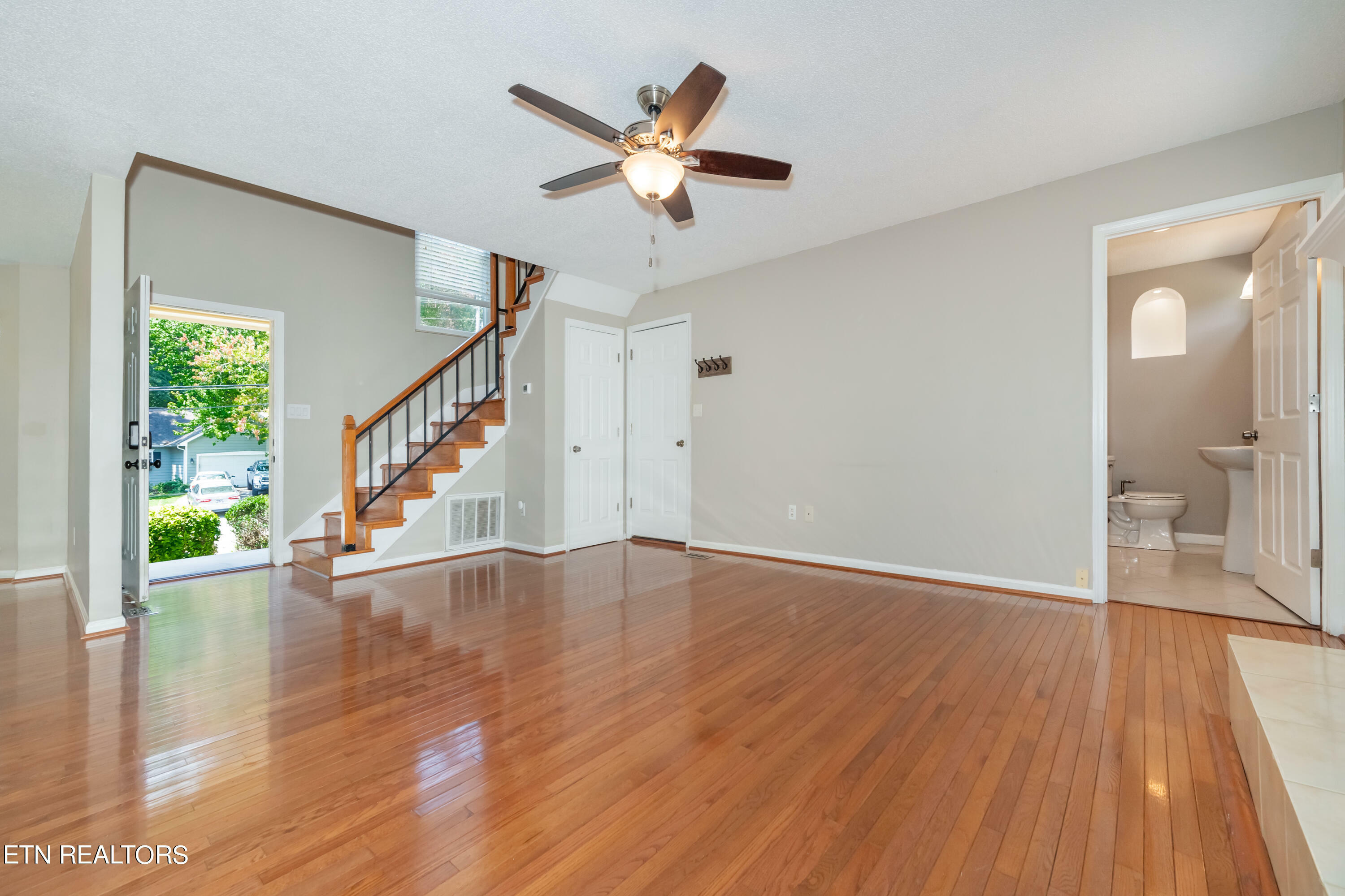 Property Photo:  1404 Wenlock Rd  TN 37922 