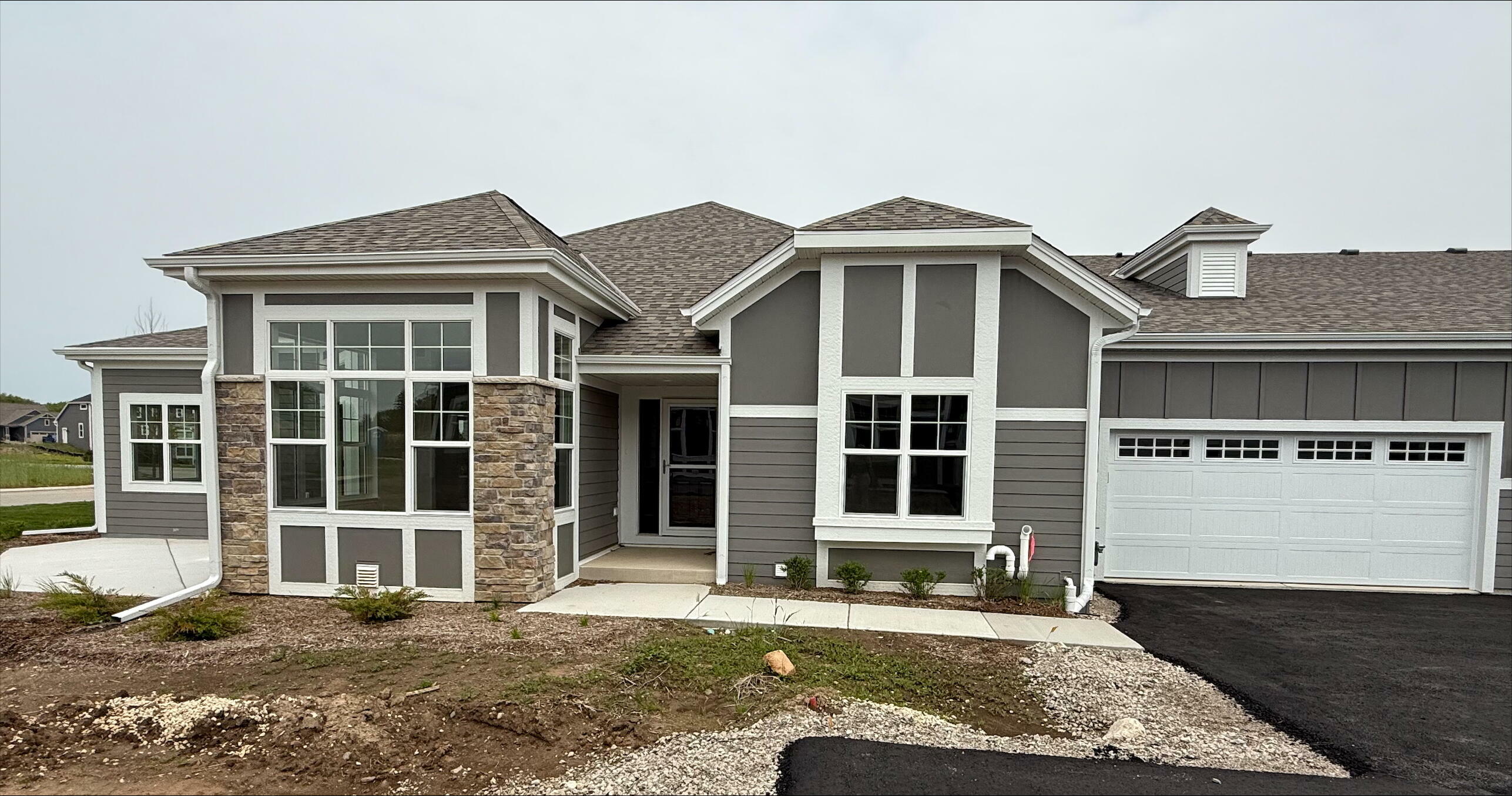 Property Photo: 865 S Verona Cir 80 WI 53024